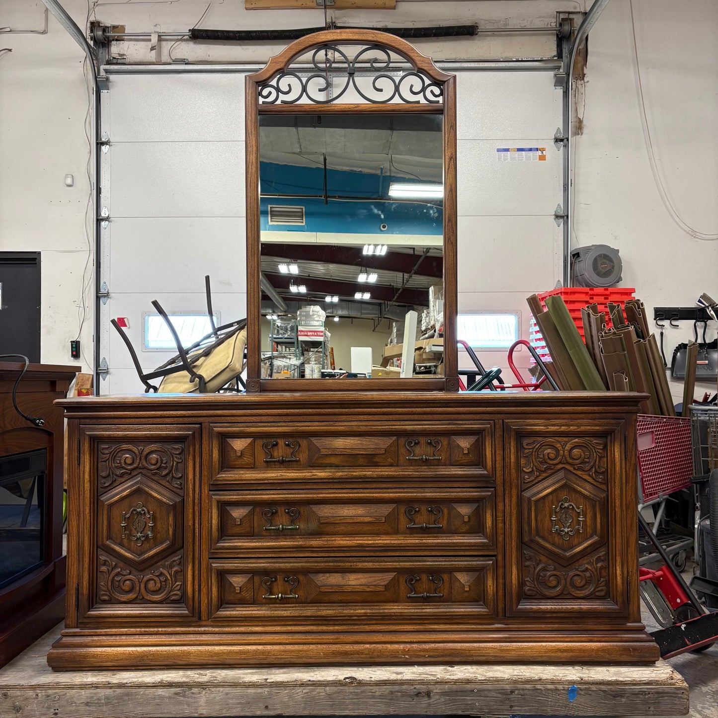 Vintage 9-Drawer Dresser
