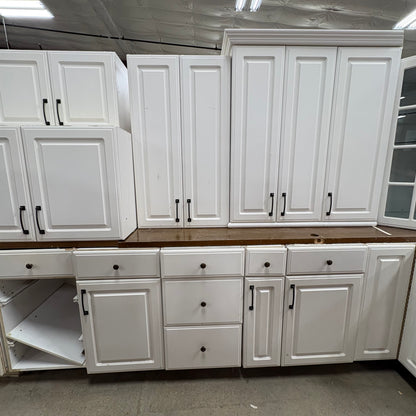 19 Pc. Cabinet Set
