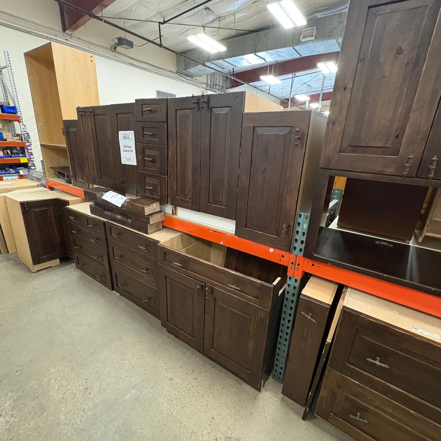 28 Piece Cabinet Set
