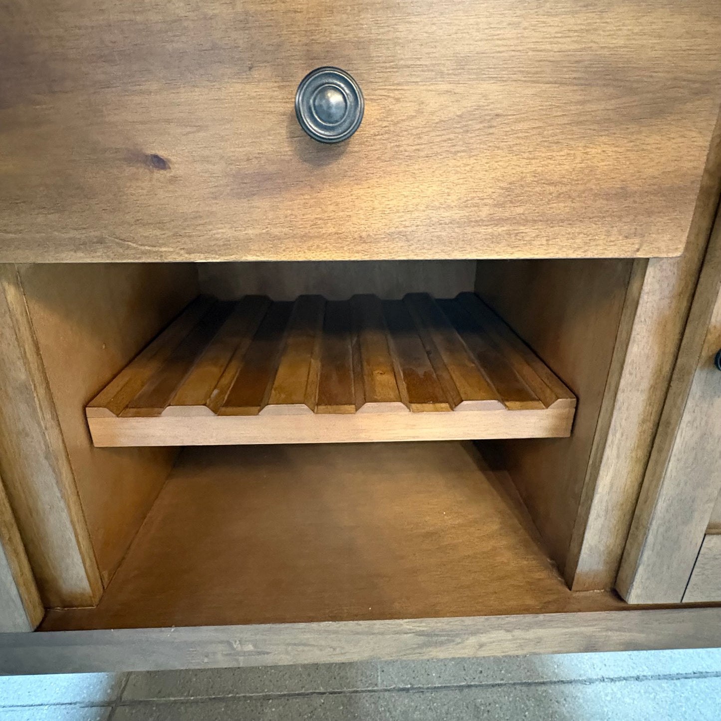 Ralene Dining Server