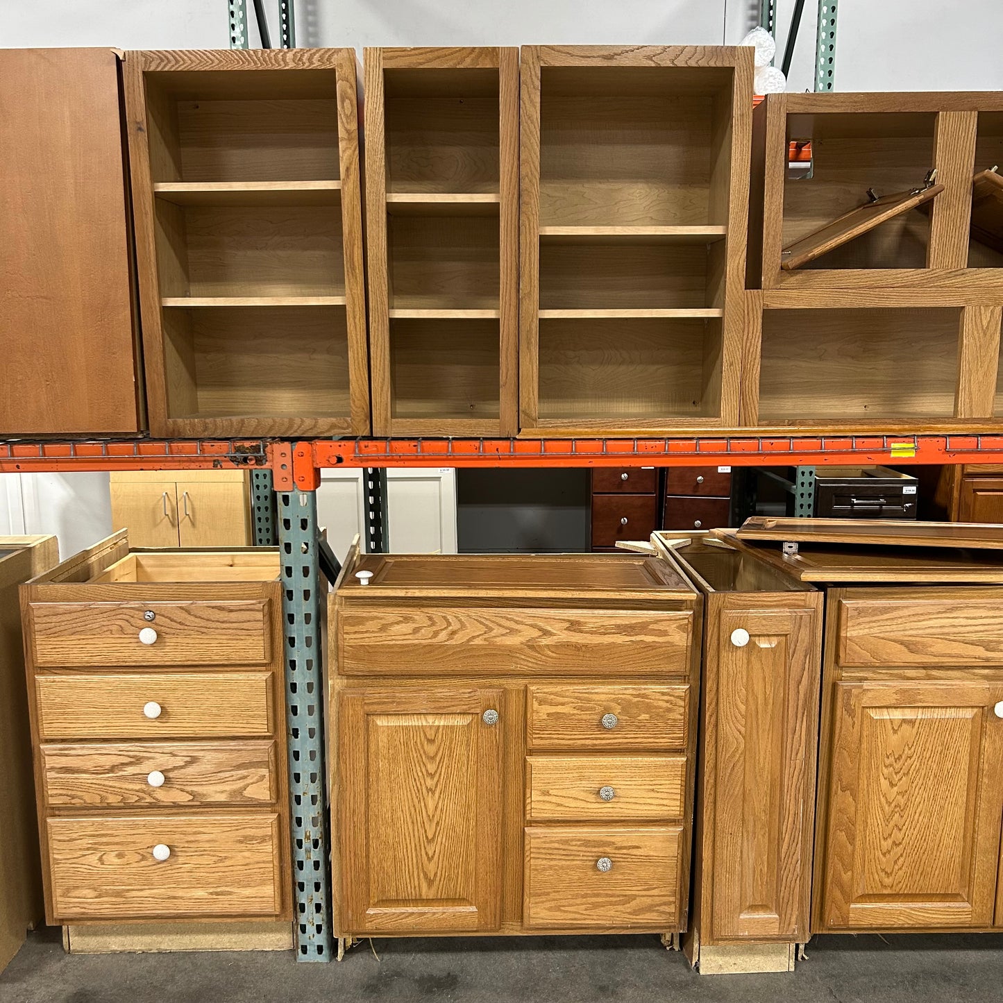 20 Pc. Cabinet Set