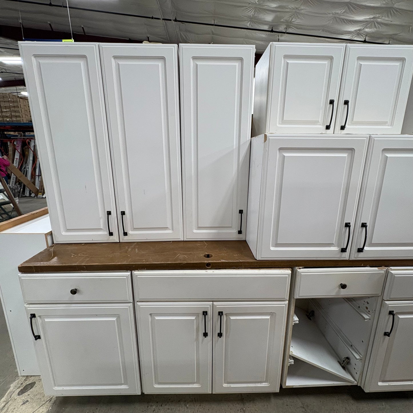 19 Pc. Cabinet Set
