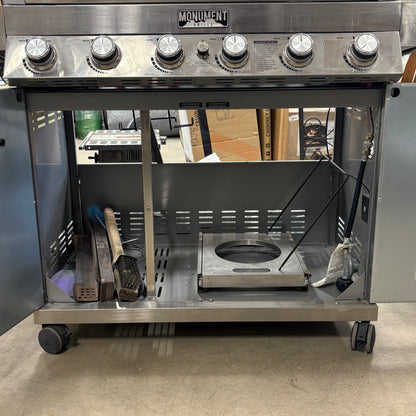 Monument Propane Grill w/ Burn
