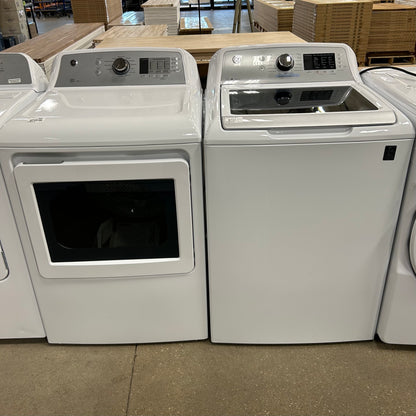 GE Washer/Gas Dryer Set