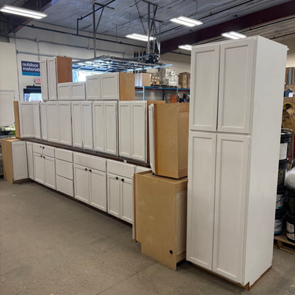 19 Pc. Cabinet Set