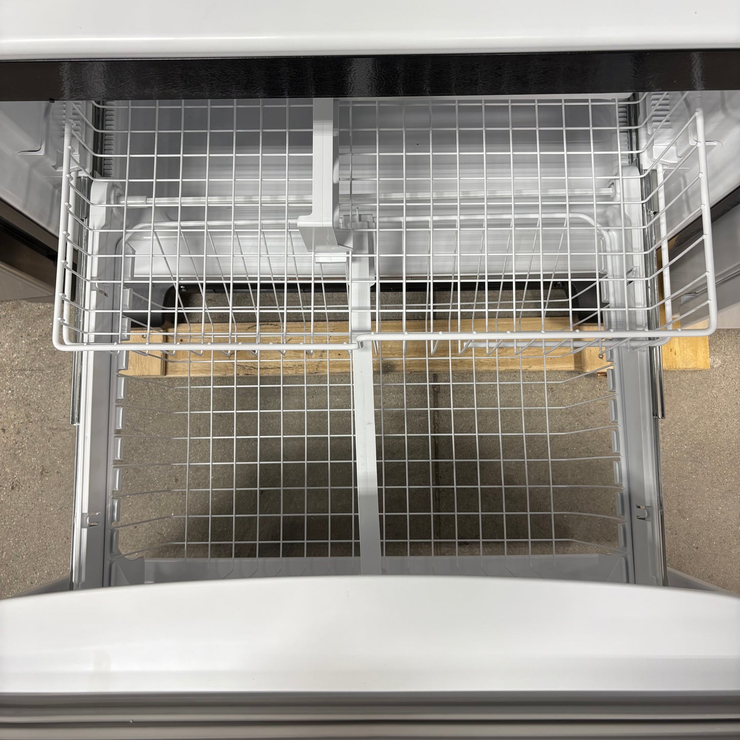 Amana Bottom Freezer Fridge
