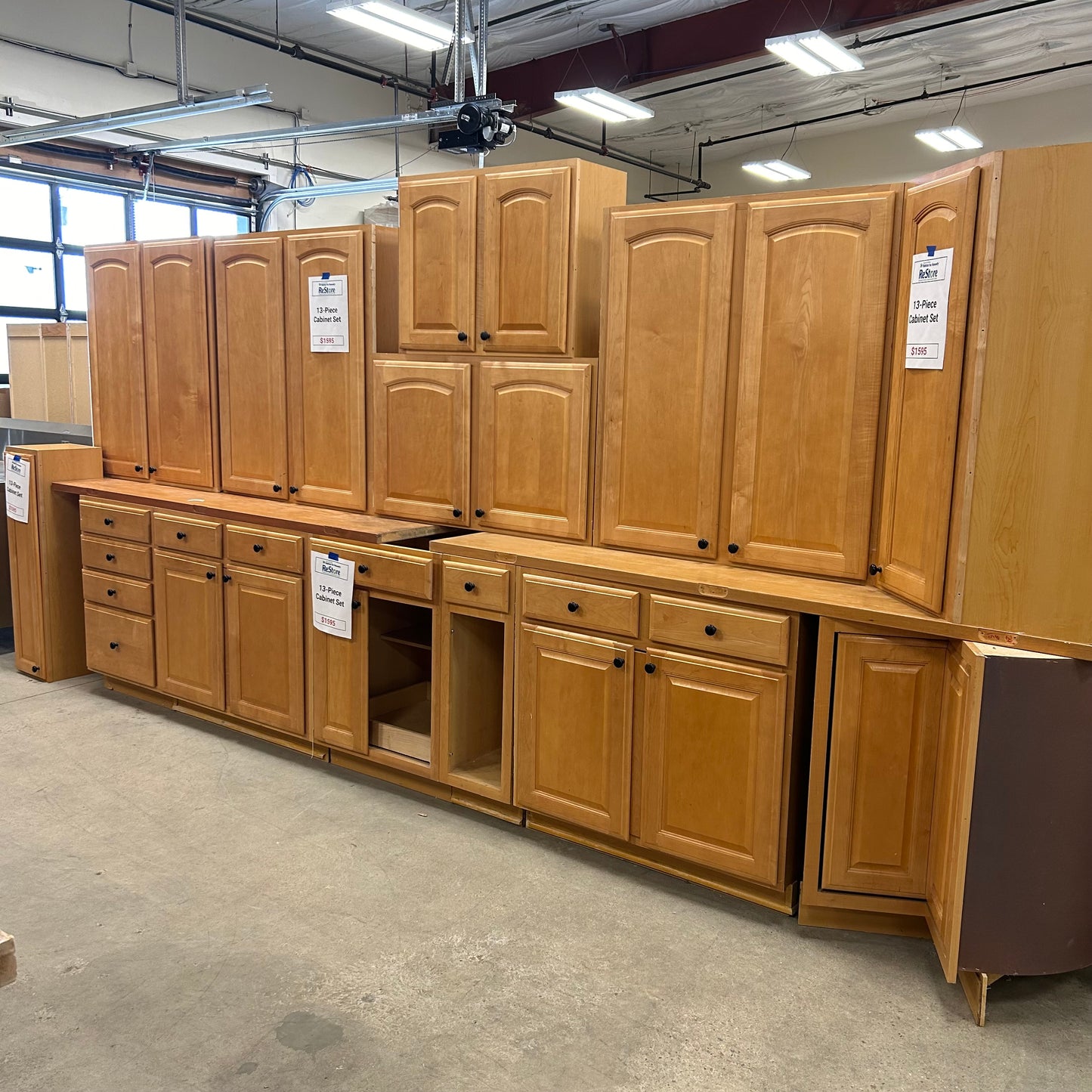 13 Pc. Cabinet Set