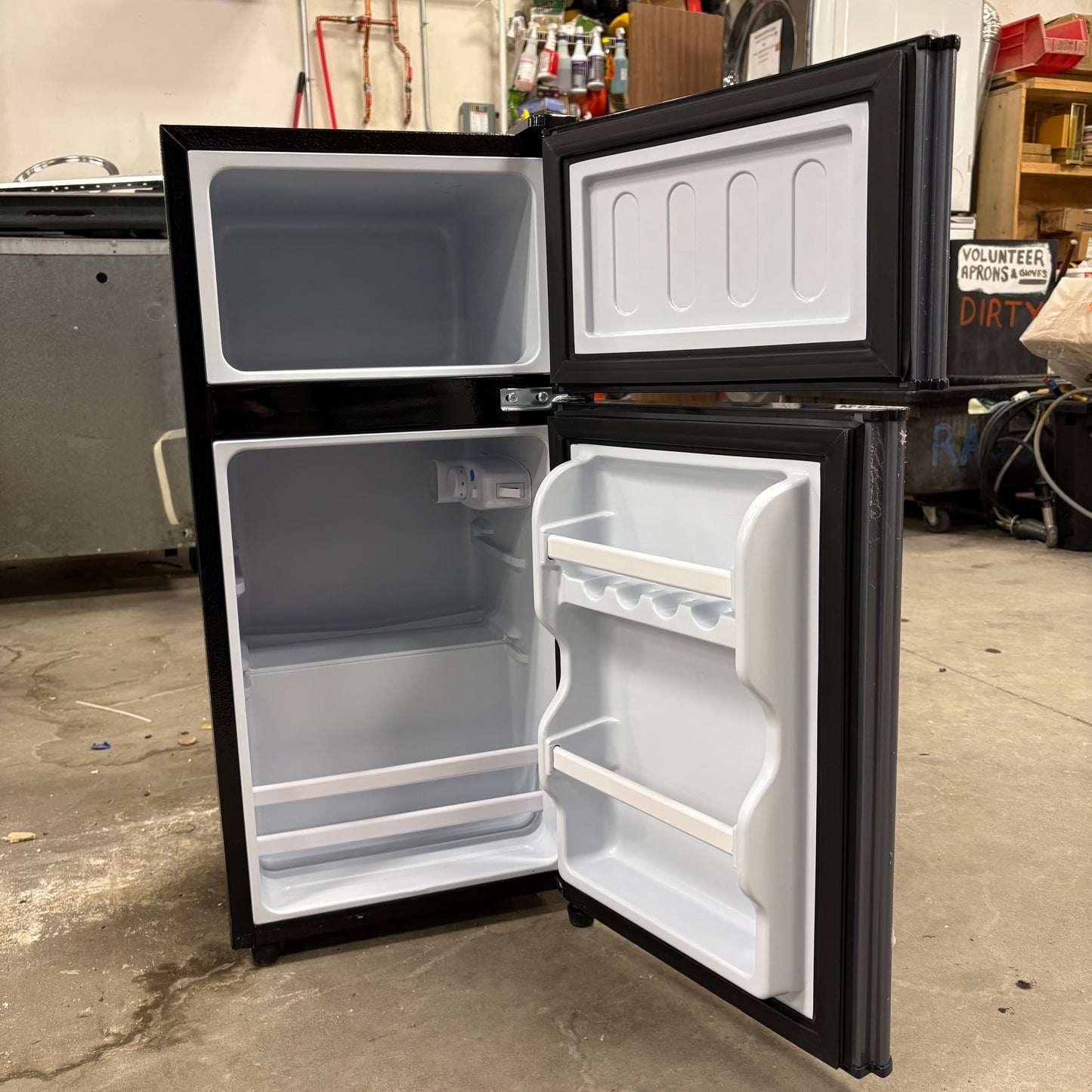 Mini Fridge w/ Freezer