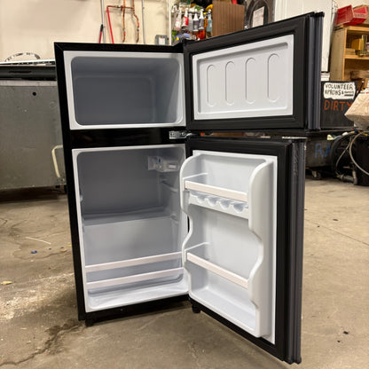 Mini Fridge w/ Freezer