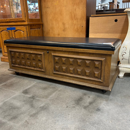 Lane Cedar Hope Chest/Bench