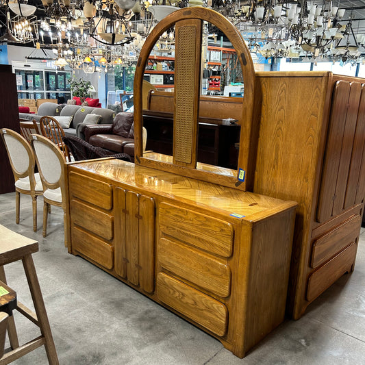 Dresser W/ Mirror