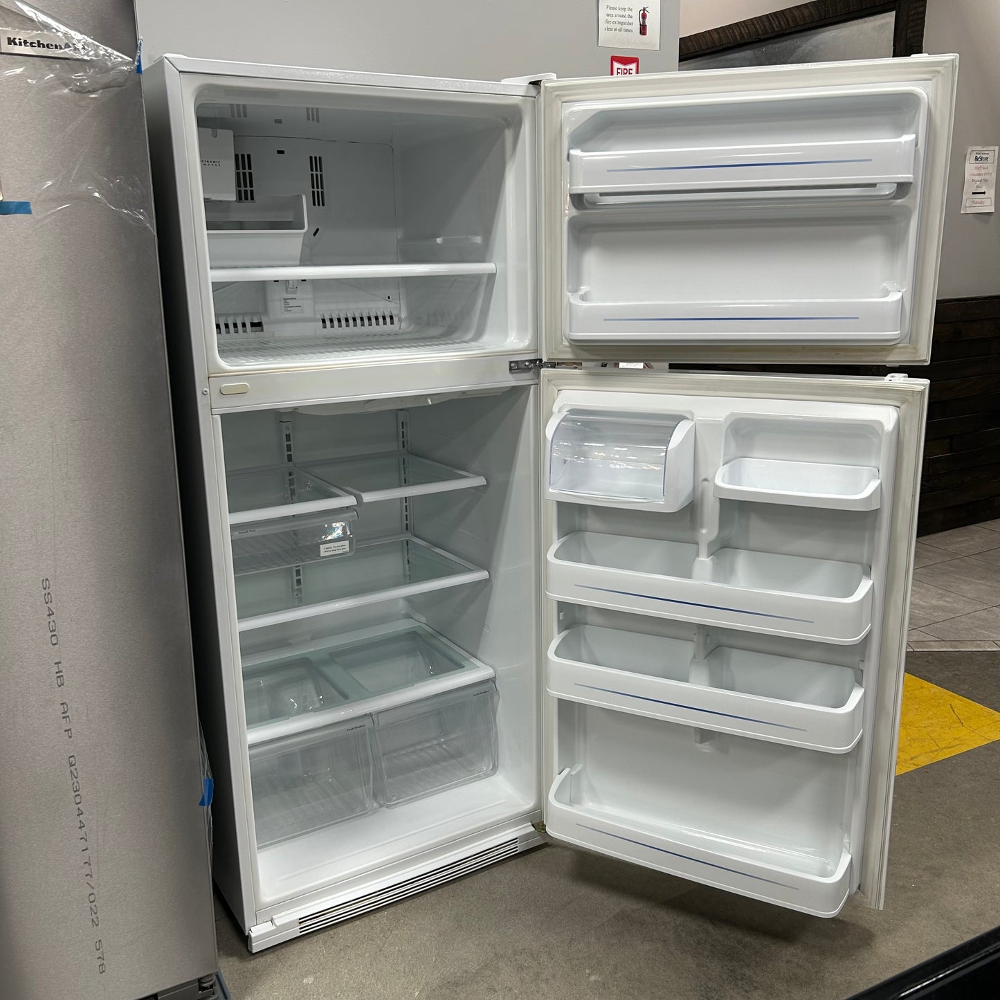 GE Top Freezer Fridge