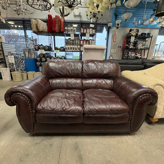 LeatherLoveseat w/NailheadTrim