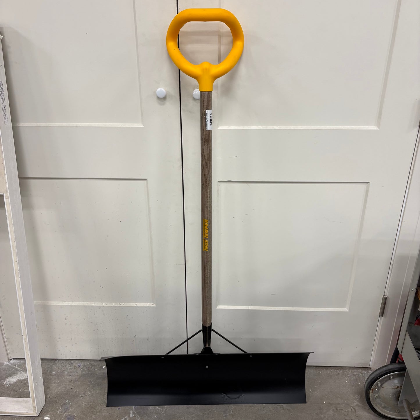 True Temper 30" Snow Pusher