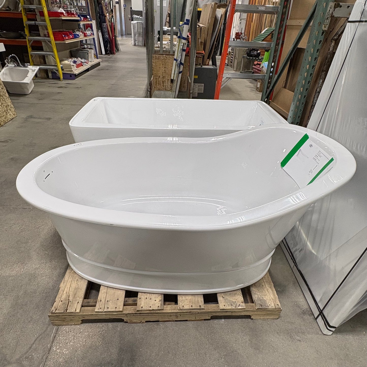 66" Free Standing Soaking Tub