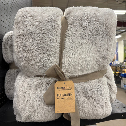 Berkshire 90" x 90" Blanket