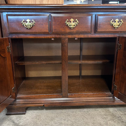 Lacquered Display Hutch