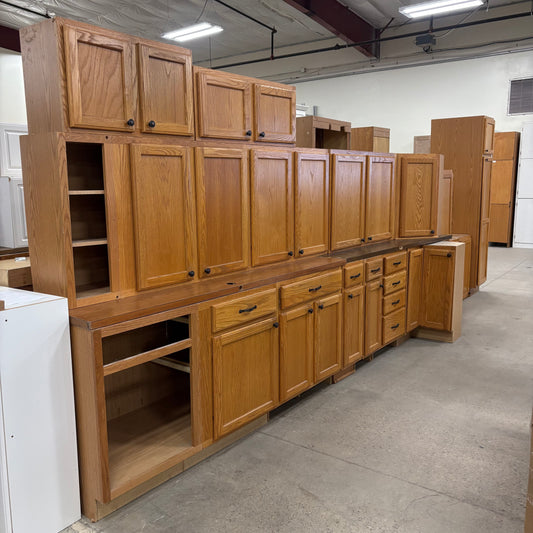 17 Pc. Cabinet Set