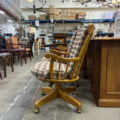 Plaid Cushioned Rolling Chair