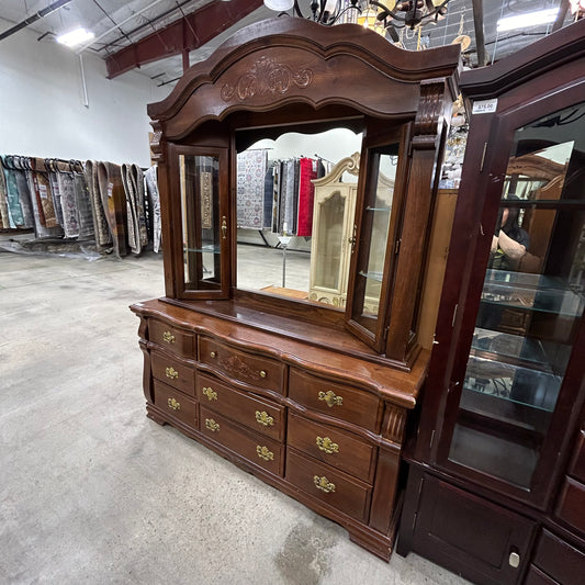 Dresser & Mirror Hutch