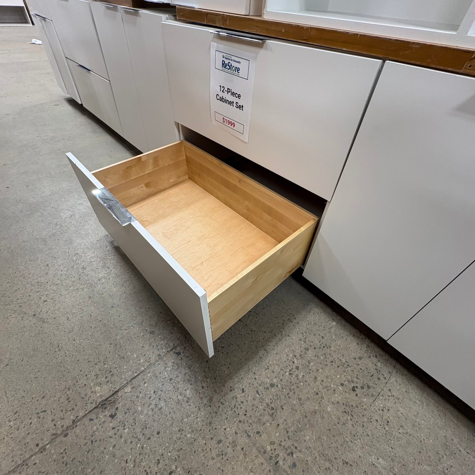 12 Pc. Cabinet Set TRUE