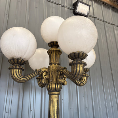 Victorian 5 Globe Pole Light
