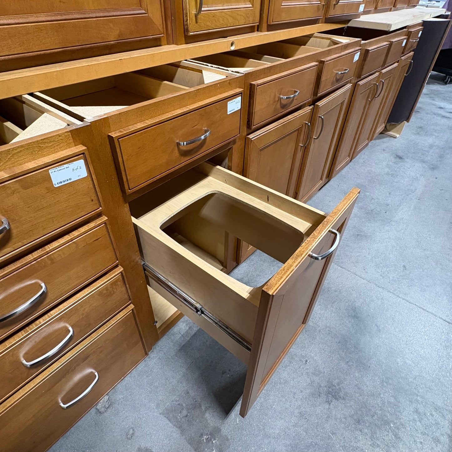 21pc Cabinet Set