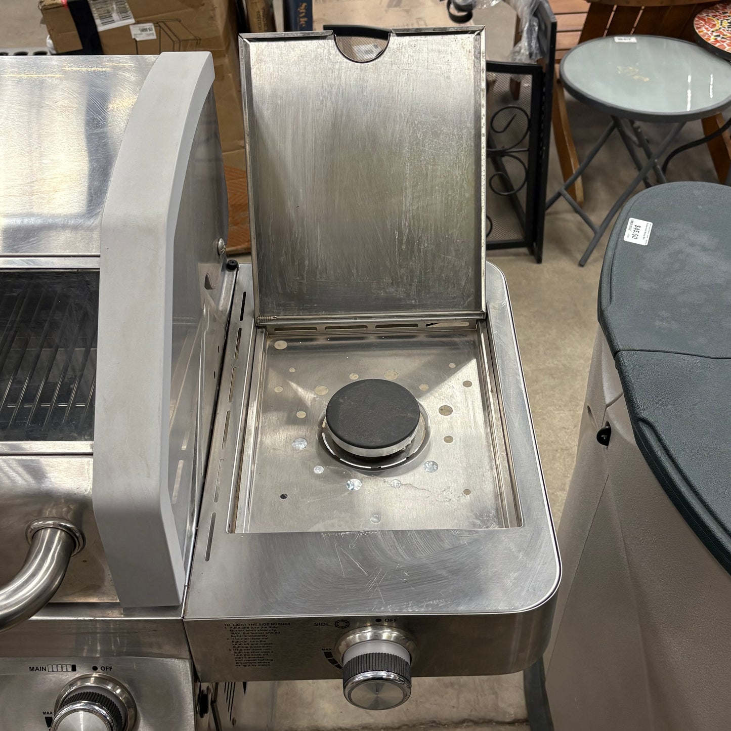 Monument Propane Grill w/ Burn