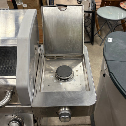 Monument Propane Grill w/ Burn