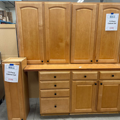 13 Pc. Cabinet Set