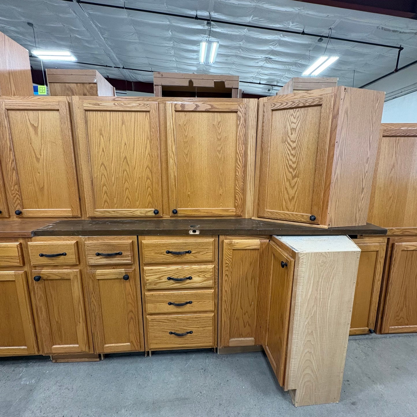 17 Pc. Cabinet Set