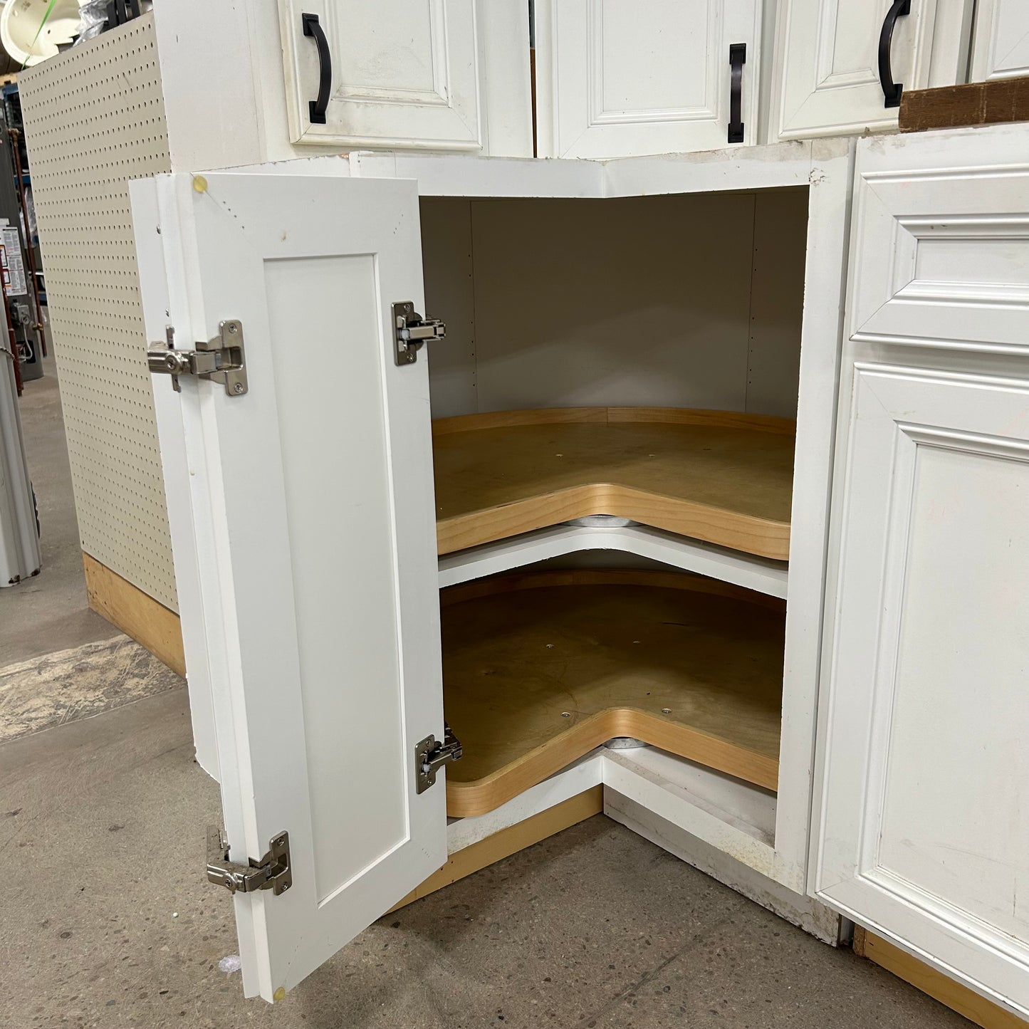 19 Pc. Cabinet Set