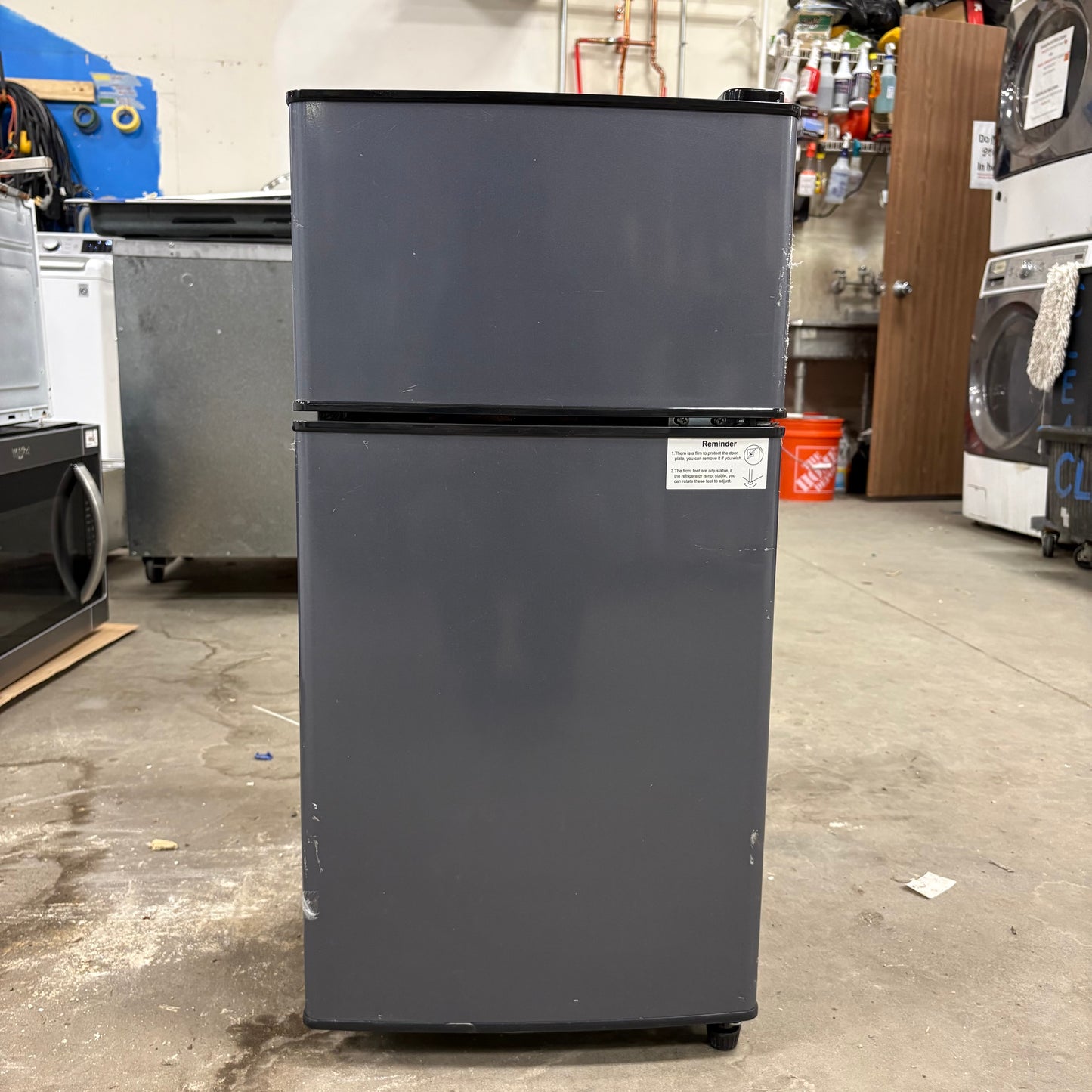 Mini Fridge w/ Freezer