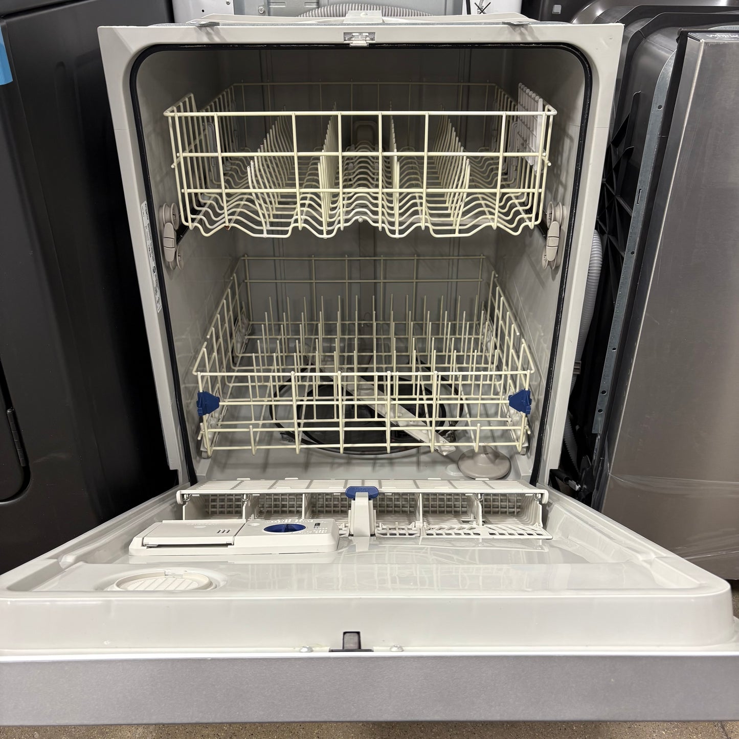 Whirlpool Dishwasher