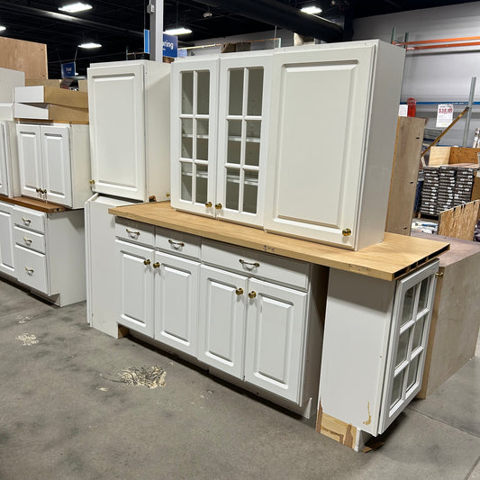 24 Pc. Cabinet Set