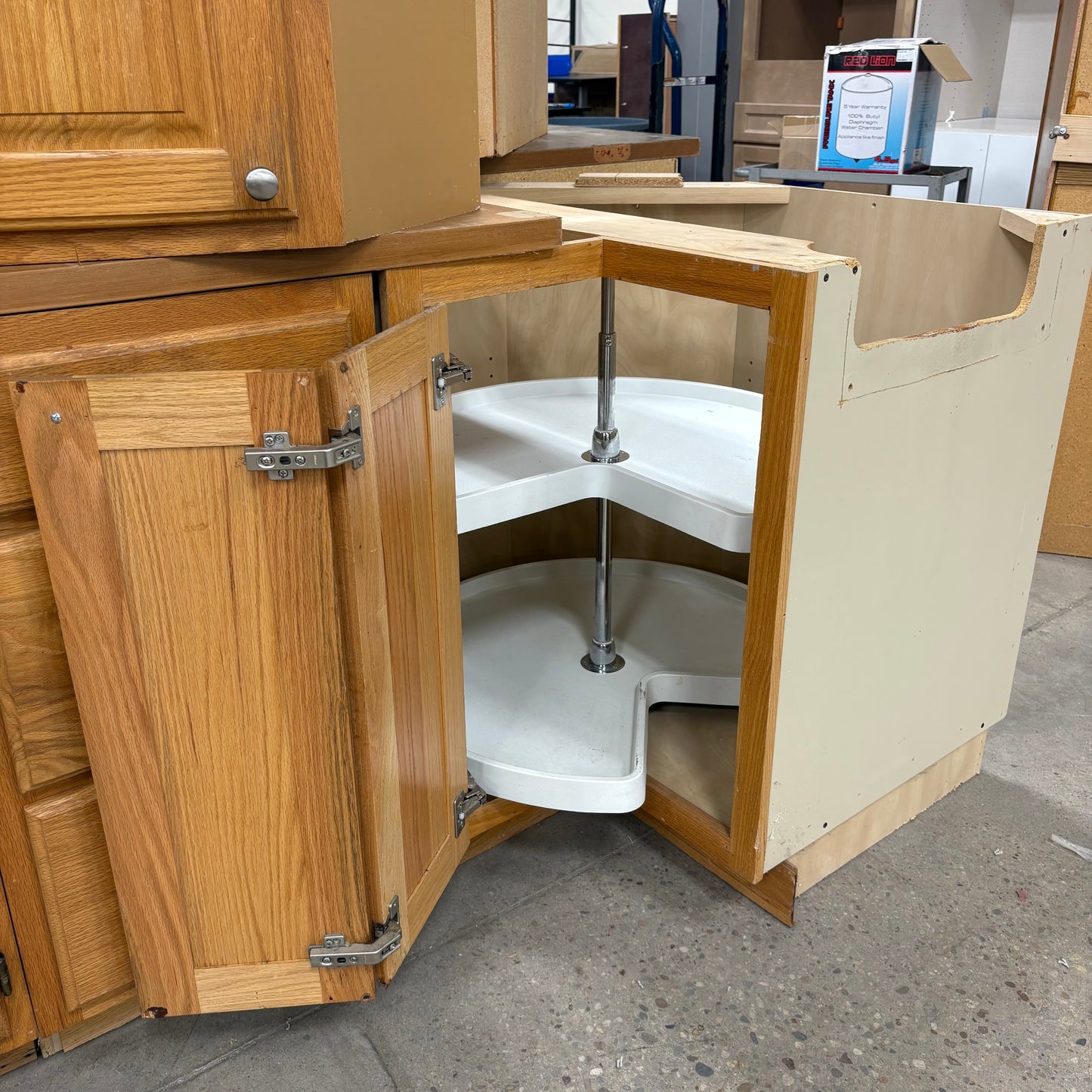 18 Pc. Oak Cabinet Set