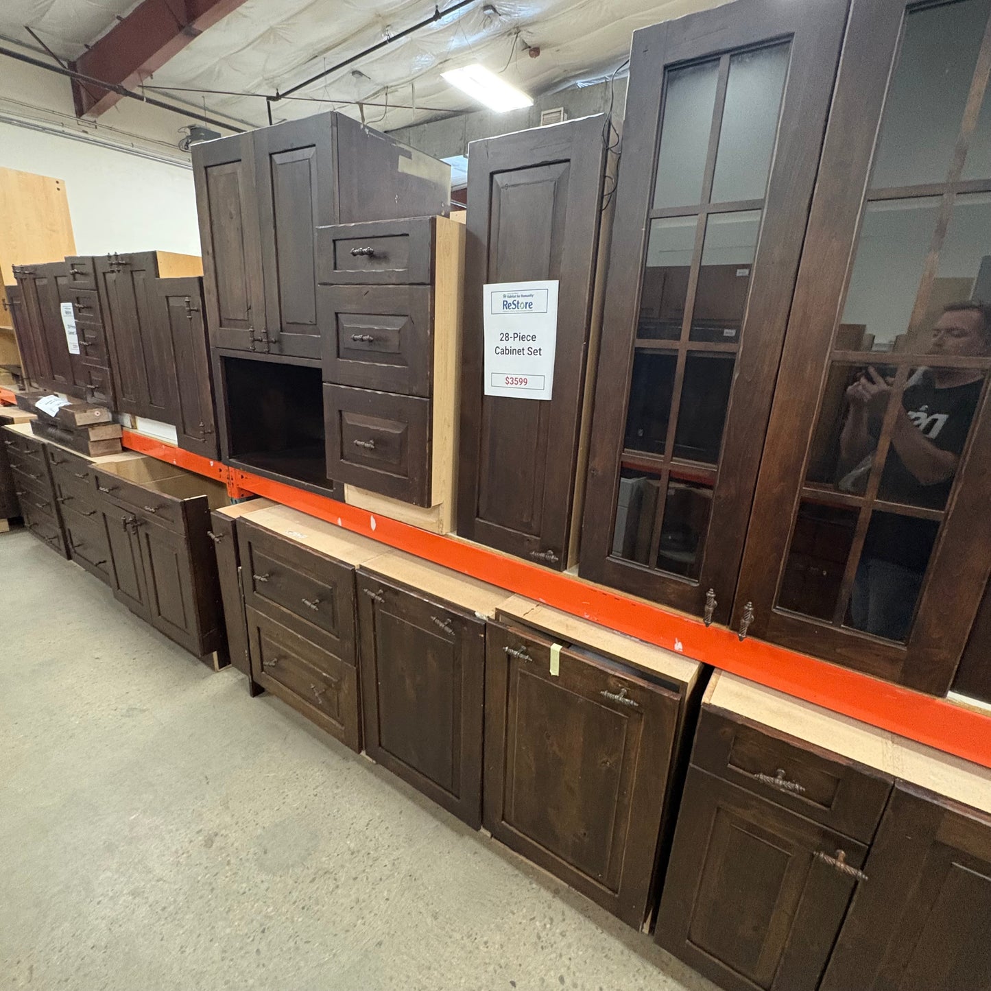 28 Piece Cabinet Set