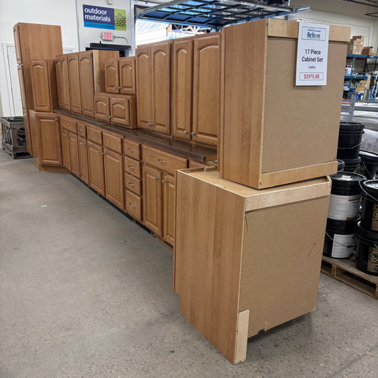 17 Pc. Cabinet Set