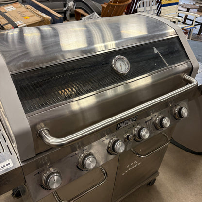 Monument Propane Grill w/ Burn