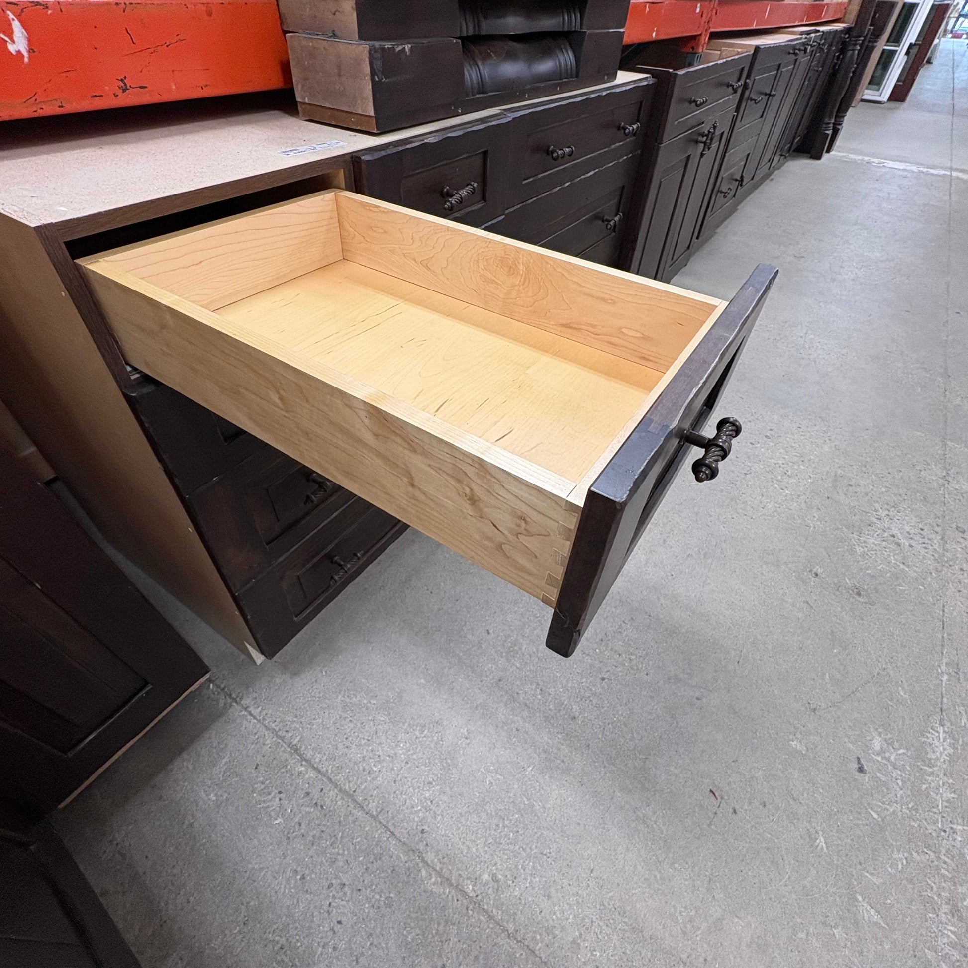 28 Piece Cabinet Set