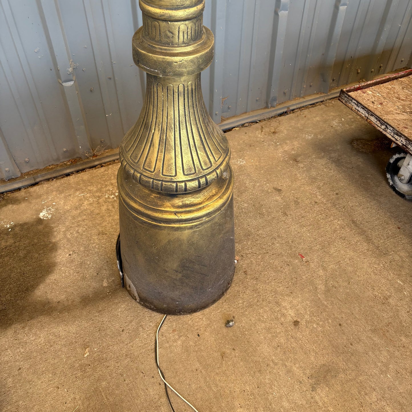 Victorian 5 Globe Pole Light