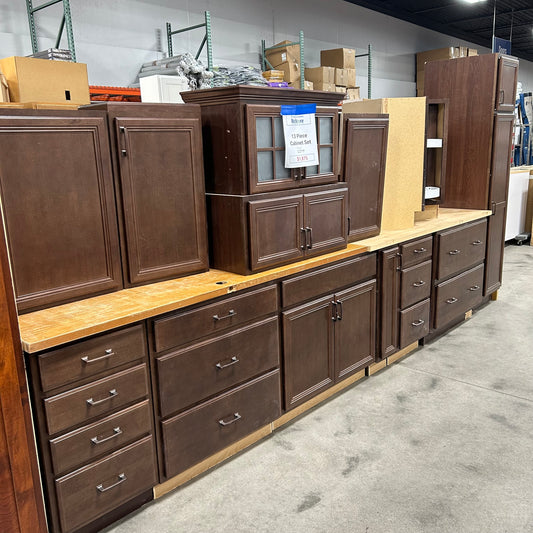 13 Pc. Cabinet Set