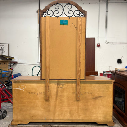 Vintage 9-Drawer Dresser