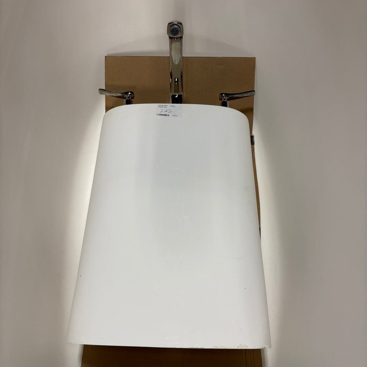 Oval Soaker Tub & Faucet