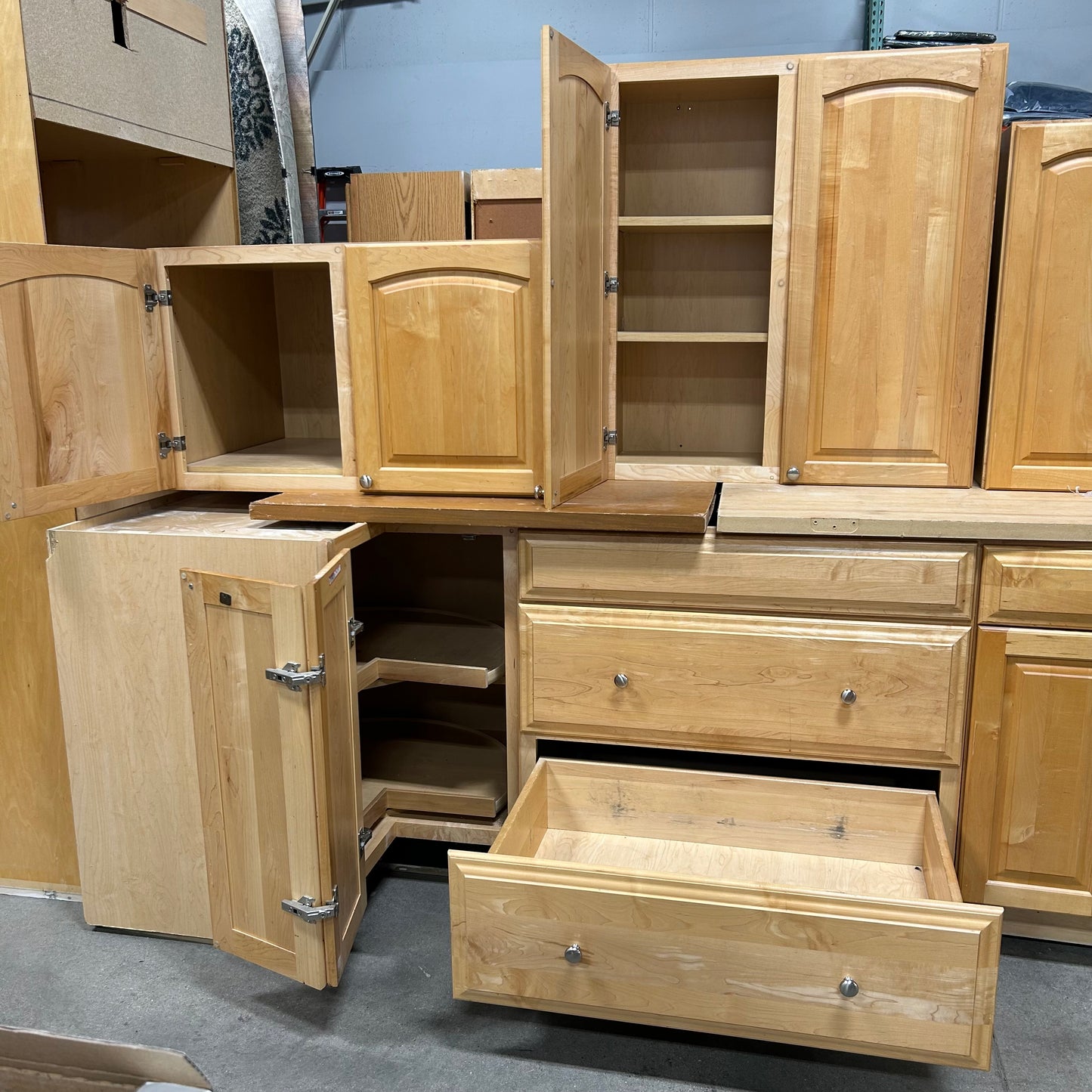 20 Pc. Cabinet Set