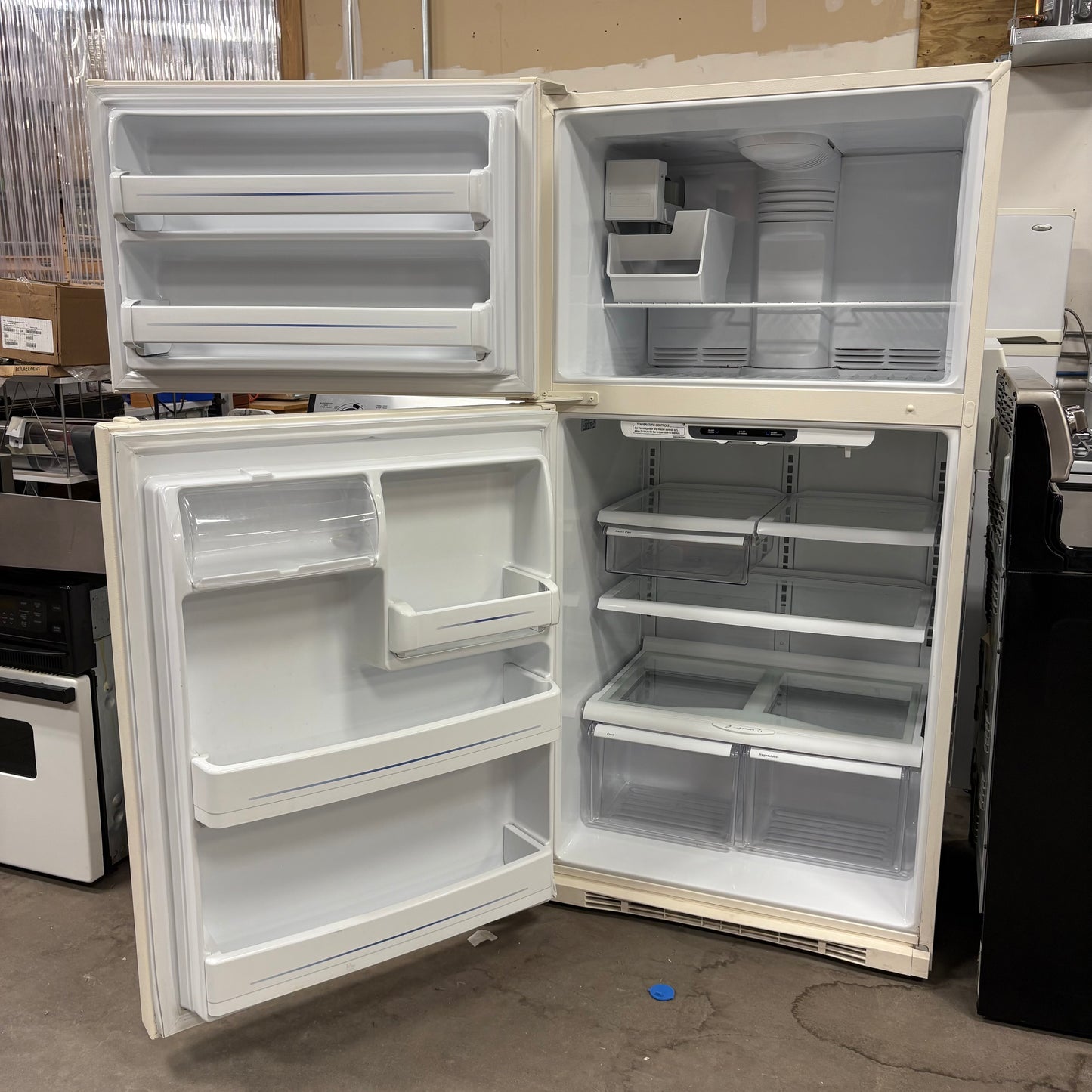 GE Top Freezer Fridge