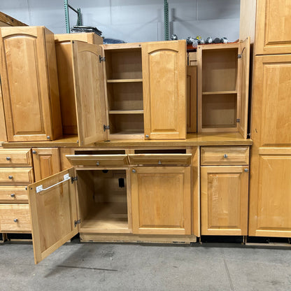 20 Pc. Cabinet Set