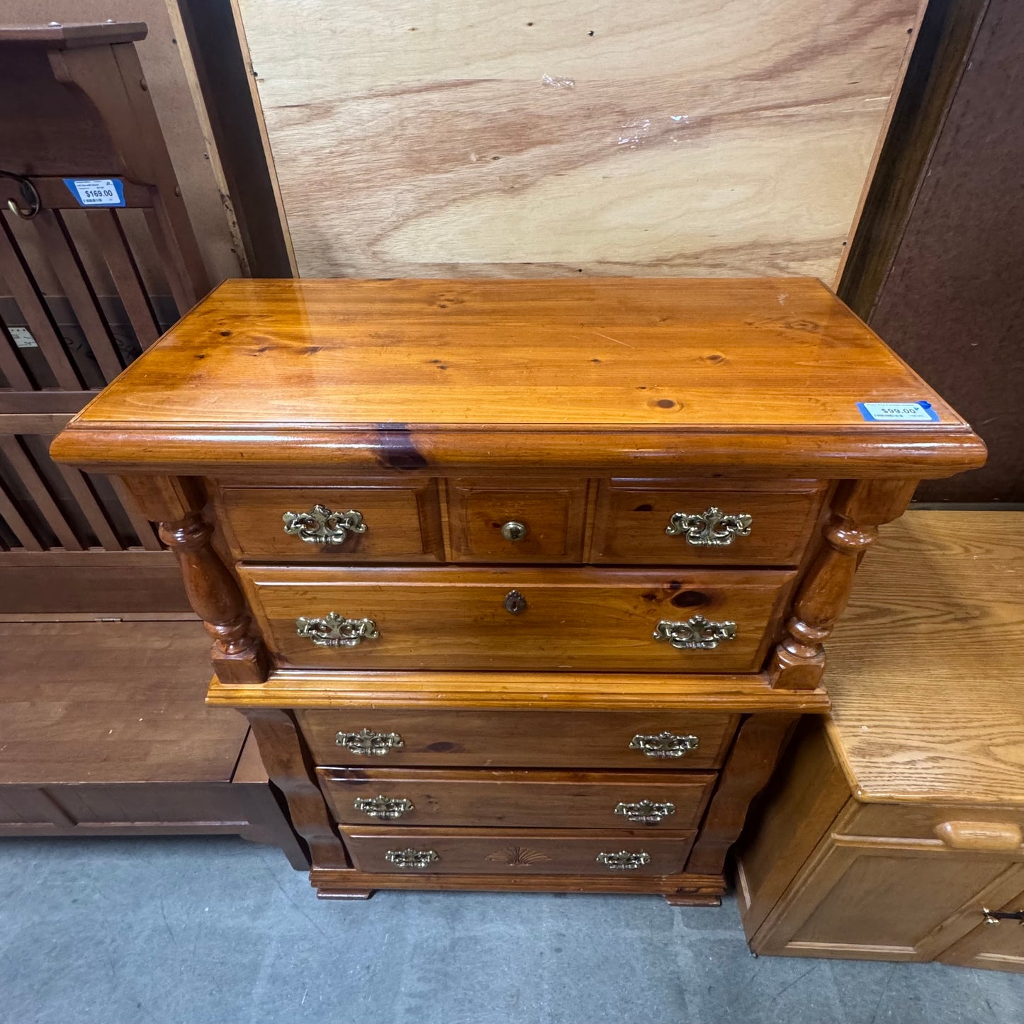 Rustic Pine 5 Drawer Dresser