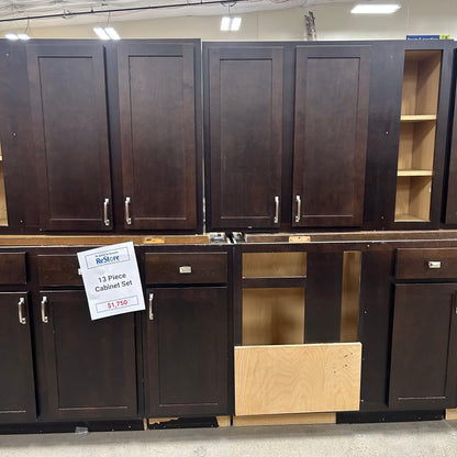 13 Pc. Cabinet Set