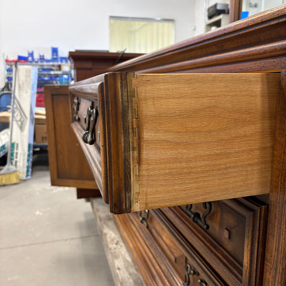 Vintage 9-Drawer Dresser